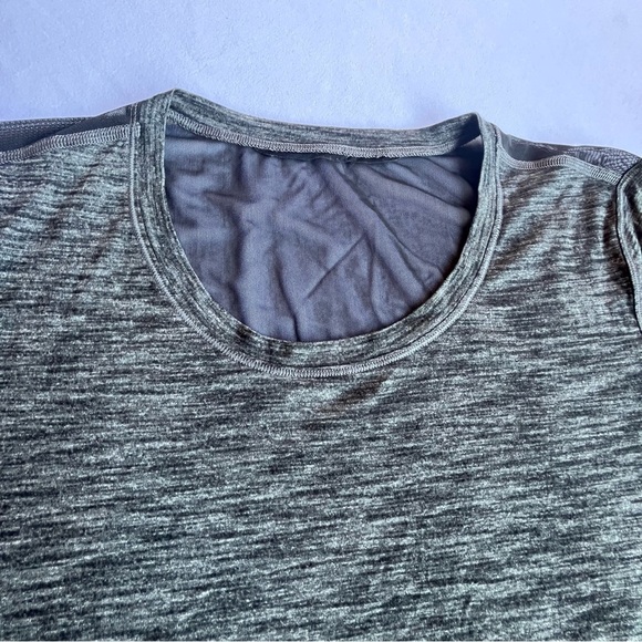 Lululemon Women’s Top Size 8 Gray/Black Mesh Back - Picture 9 of 10